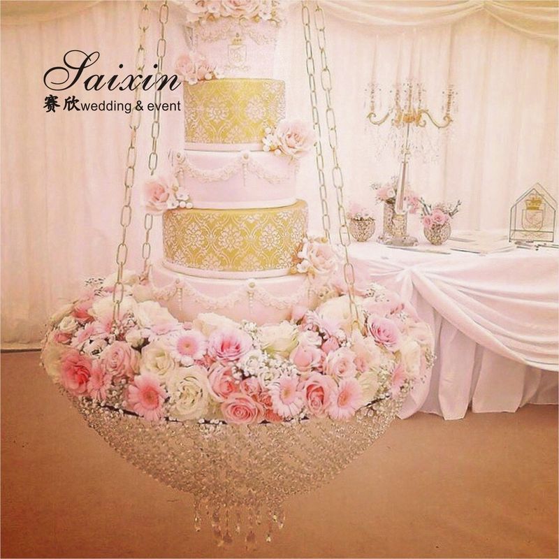 Elegant Hanging Crystal Cake Stands For Wedding Decoration